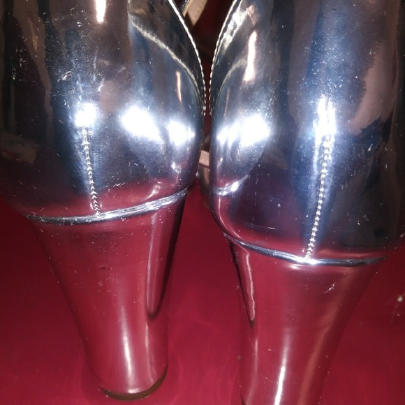 😭FINAL SALE!!😭 Silver Shoe - Picture 7 of 8